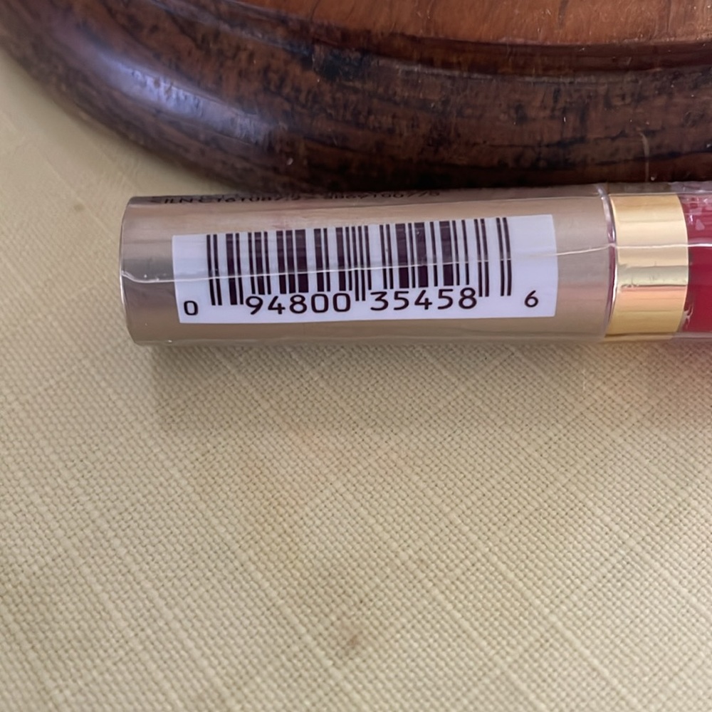 Stila Stay All Day Liquid Lipstick in Red💋 - Picture 6 of 6
